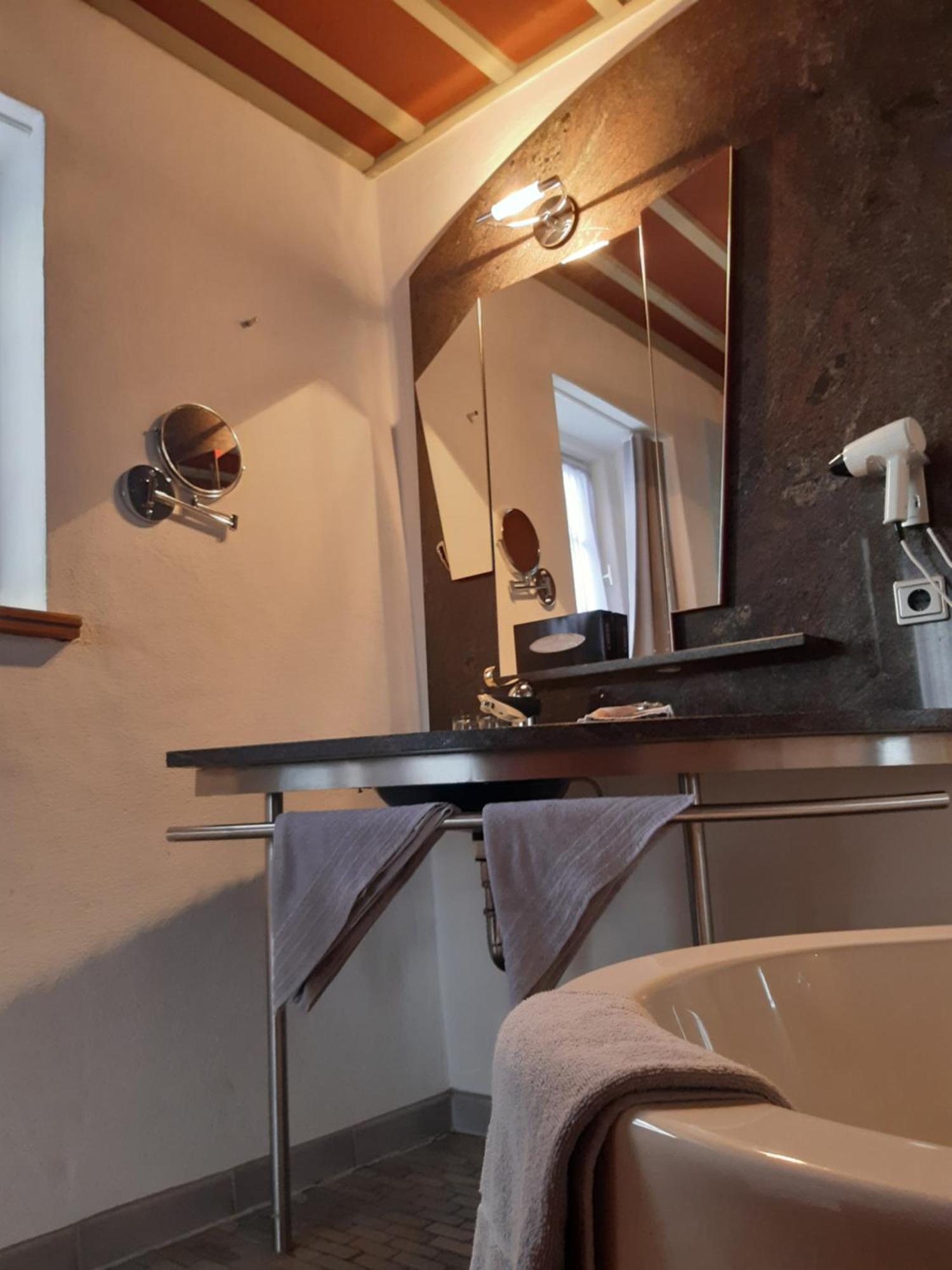 فندق Schiefes Haus أولم الغرفة الصورة
